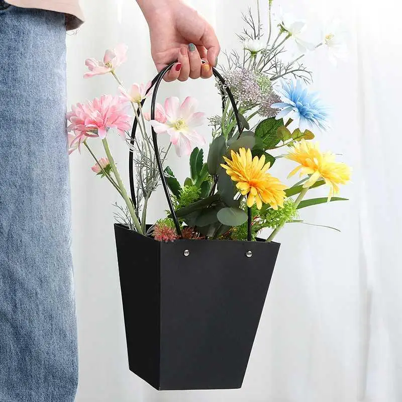 Portable Flower Box Waterproof Paper Handy Gift Bag Kraft Handbag Wedding Rose Party Gift Box Packaging For Candy Cake Birthday