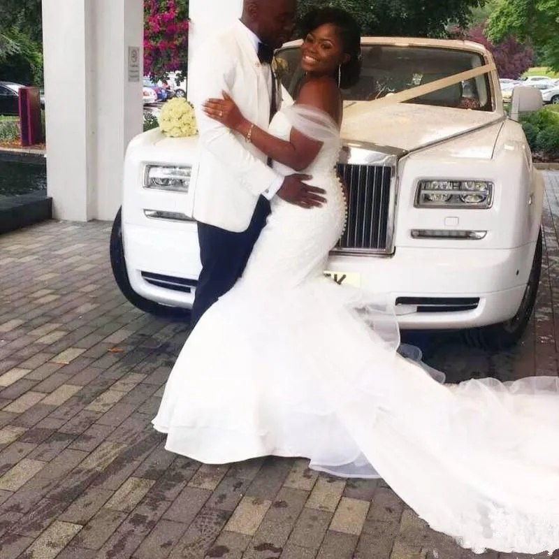 African Plus Size Mermaid Wedding Dresses lace Off Shoulder Appliques Ruffles Wedding gowns Buttons Bridal Gowns Long Train