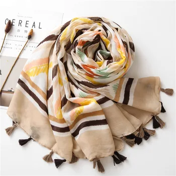 

2020 Fashion Cotton Scarves Floral WomenTassel Viscose Scarf Lady Print Soft Shawls and Wraps Pashmina Foulards Muslim Hijab