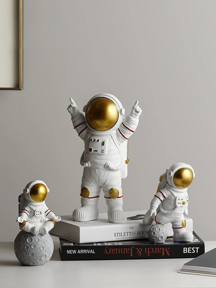 

Nordic Modern Astronaut Miniature Figurines Resin Craft Home Fairy Garden Desk Decoration Furnishing Articles Room Accessories