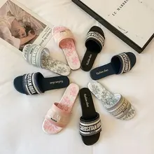 Zapatillas con letras para mujer, sandalias bordadas de estilo Harajuku, chanclas para el hogar, cómodas, de diseñador, de lujo