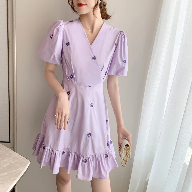2020 фиолетовое платье с вышивкой и оборками V образным вырезом рукавами пузырями