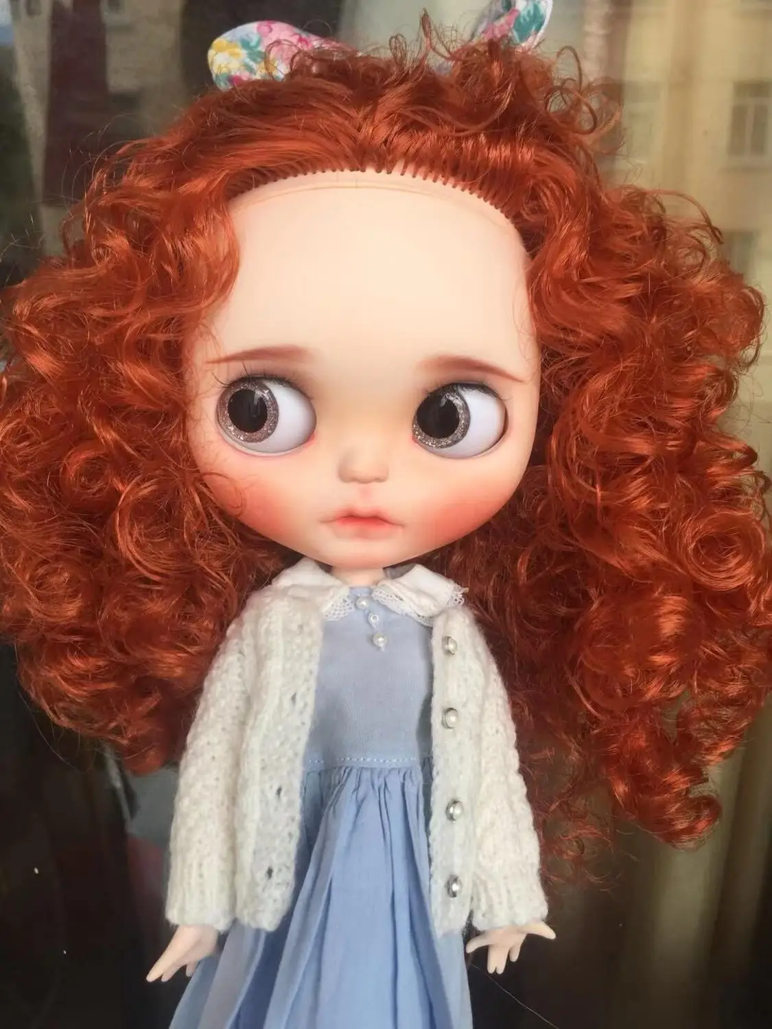 

Jujube red medium curly hair doll Excluding clothes.