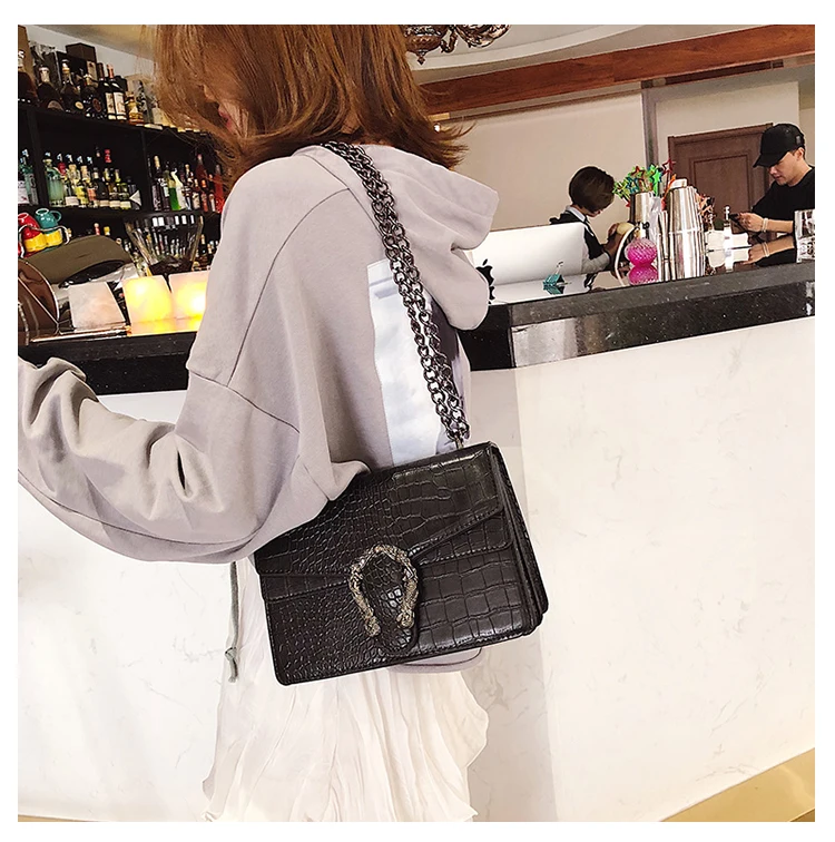 DORANMI кожаные сумки с клапаном для женщин Роскошная брендовая дизайнерская сумка на плечо с каменным узором женская сумка через плечо Bolsos Mujer CBB328