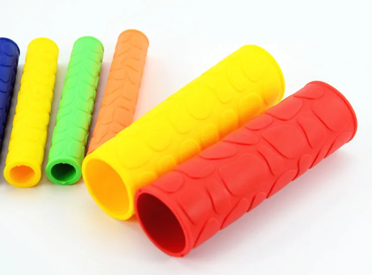 

Universal 7/8'' 22mm rubber Motorcycle grips Motorbike handlebar grips 6 Colors Available for Honda Yamaha Suzuki Kawasaki BMW