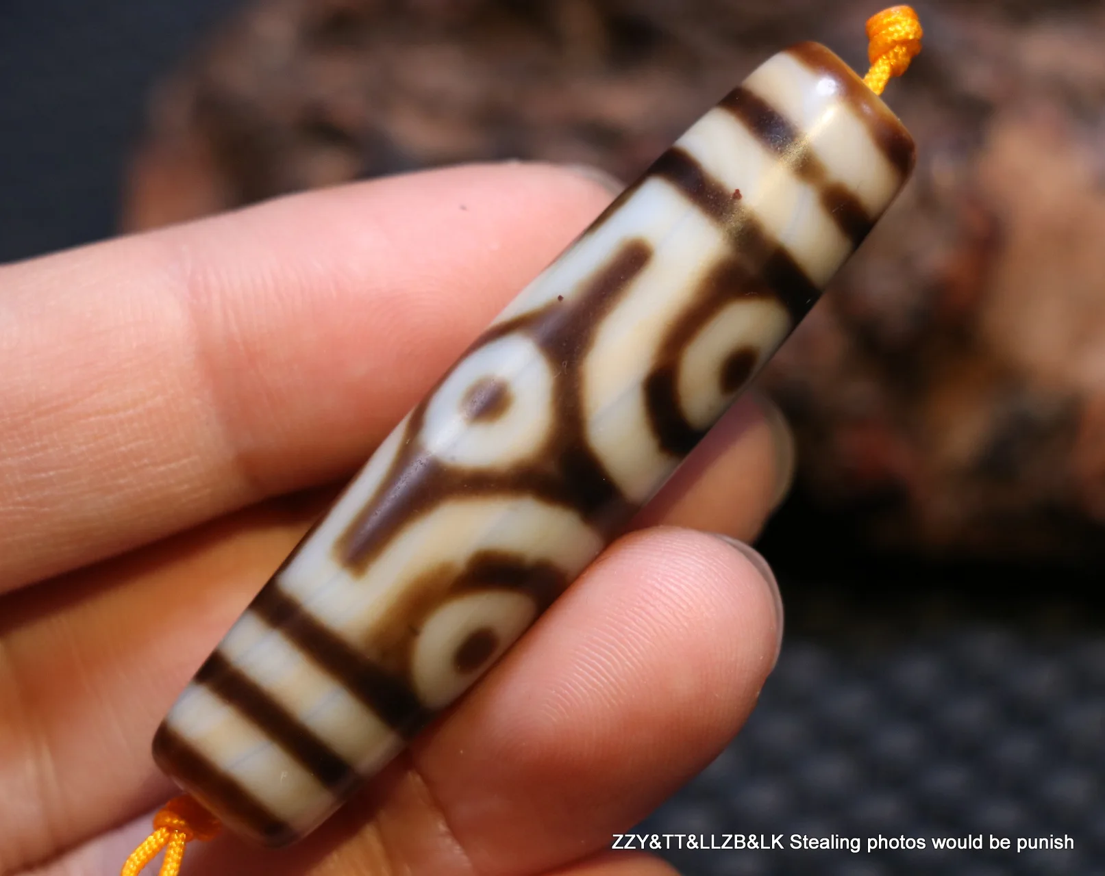 

Treasure Magic LKbrother Energy Tibetan Top Old Oily Agate Cinnabar Dots 6 Eye Healthy Symbol dZi Bead 4APendant