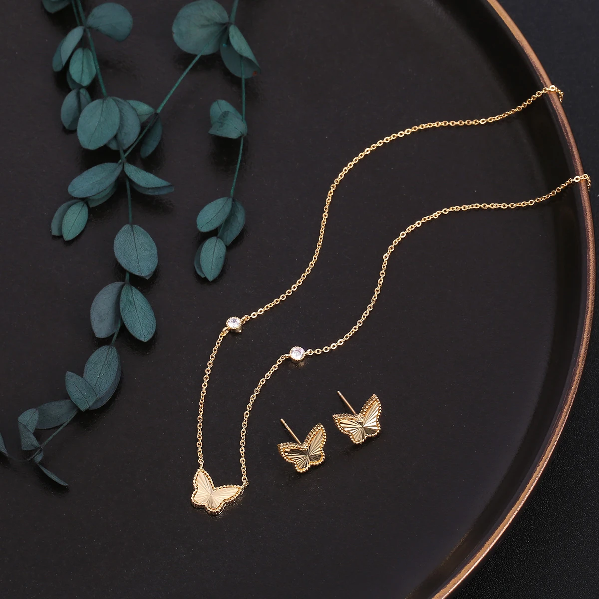 

Fashion New Romatic Women's Sweet 2 Pcs Necklace & Earrings Set Sweet Butterfly Design Jewelry Set Accessory For Girl
