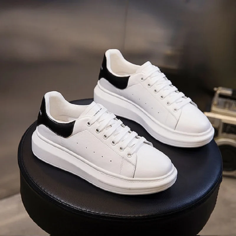 Г. Новинка sapatos de moda de couro sapatos de plataforma pequena das mulheres brancas aumentou versato dos sapatos casuais selva