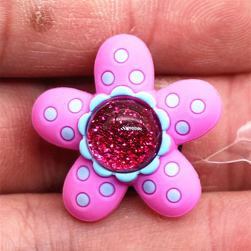 1pcs High Imitation Shoe Charms Colorful Heart-shaped Shoe Buckles Original Accessory fit Bracelets Croc JIBZ Kids Gifts F-ZBX20