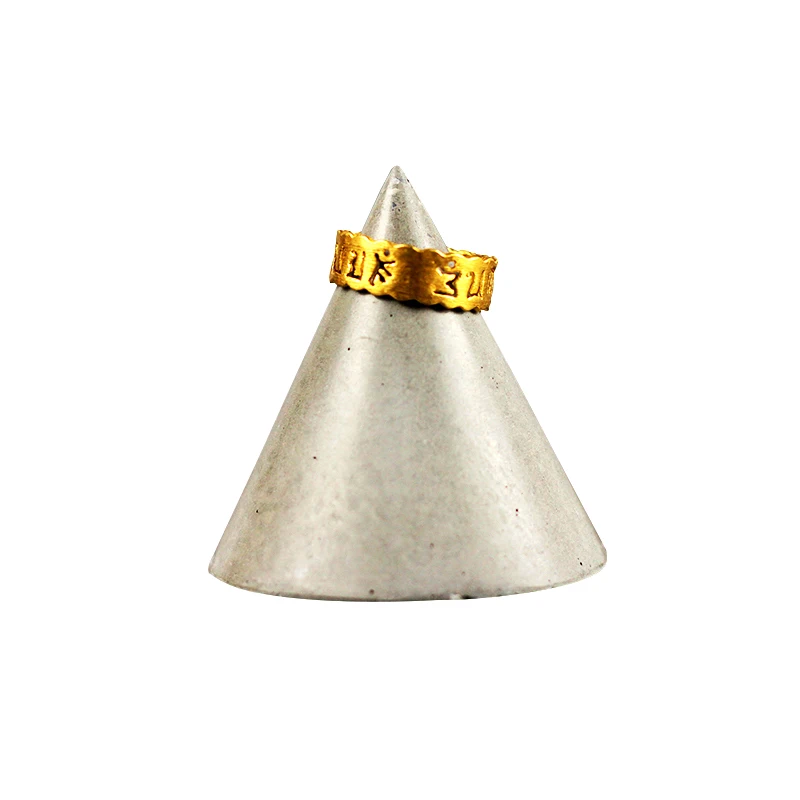 Cement Ring Holders Ornaments Mold Silicone Concrete Pyramid Shape Jewelry Display Stand Mould DIY Decoration Tool