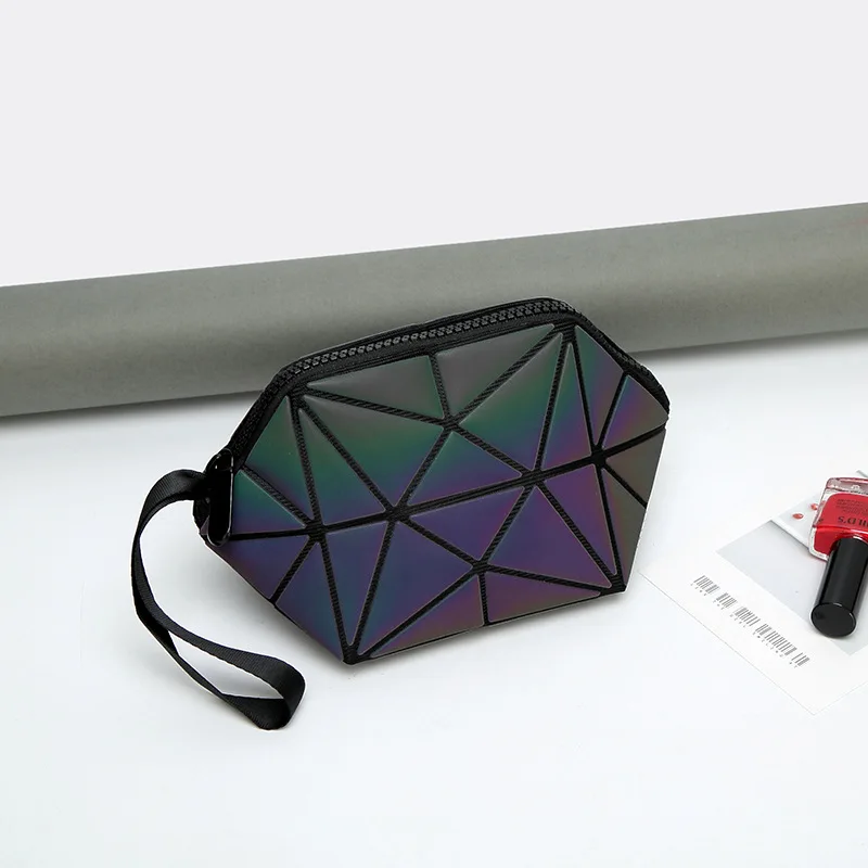 

2018 Summer And Autumn New Style Bag South Korea Geometry Night Light Stereo Rhombus Makeup Change Clutch Bag