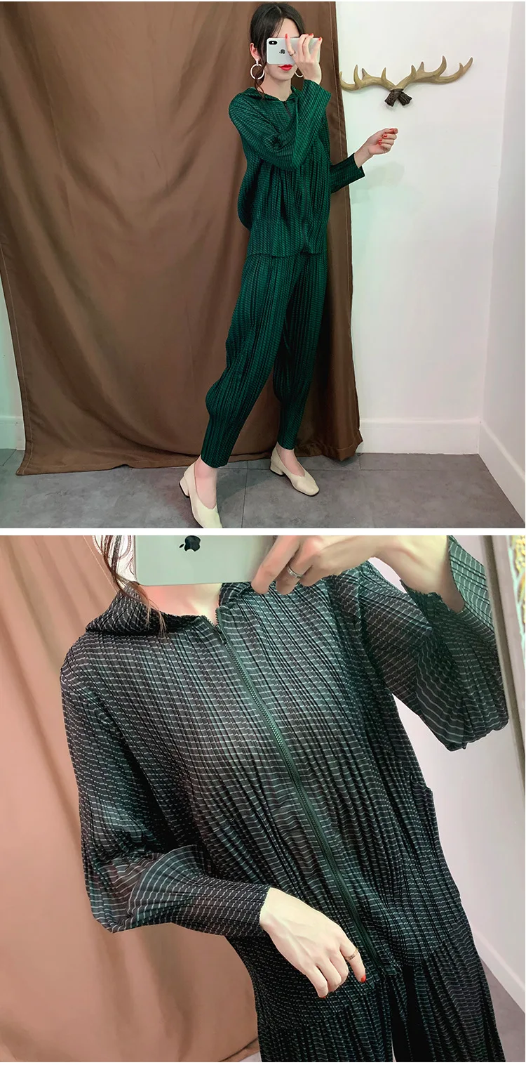 Лидер продаж, костюм Miyake fold, пальто с капюшоном и длинными рукавами на молнии+ штаны в полоску