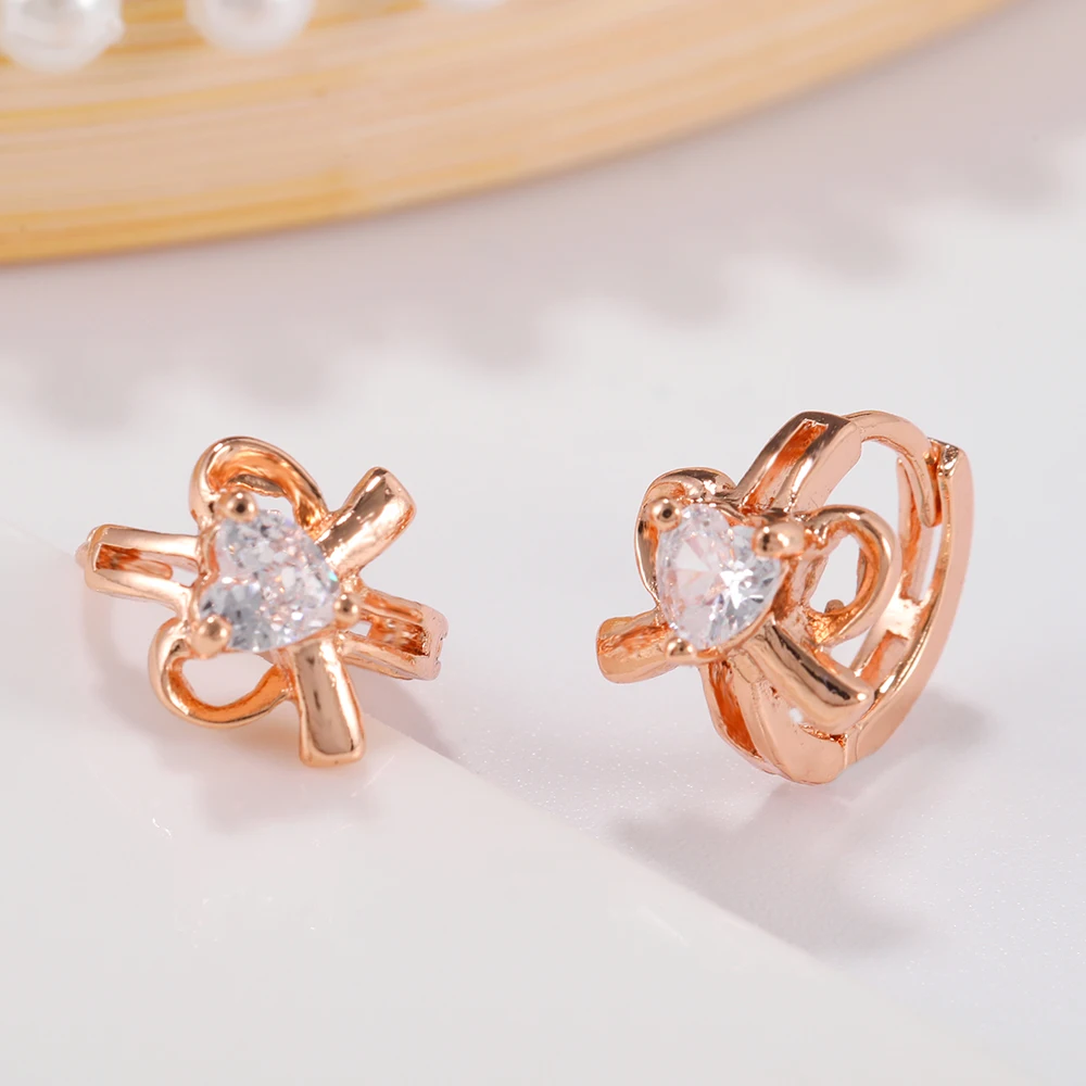 Модные корейские блестящие серьги-гвоздики в форме сердца для женщин трендовые