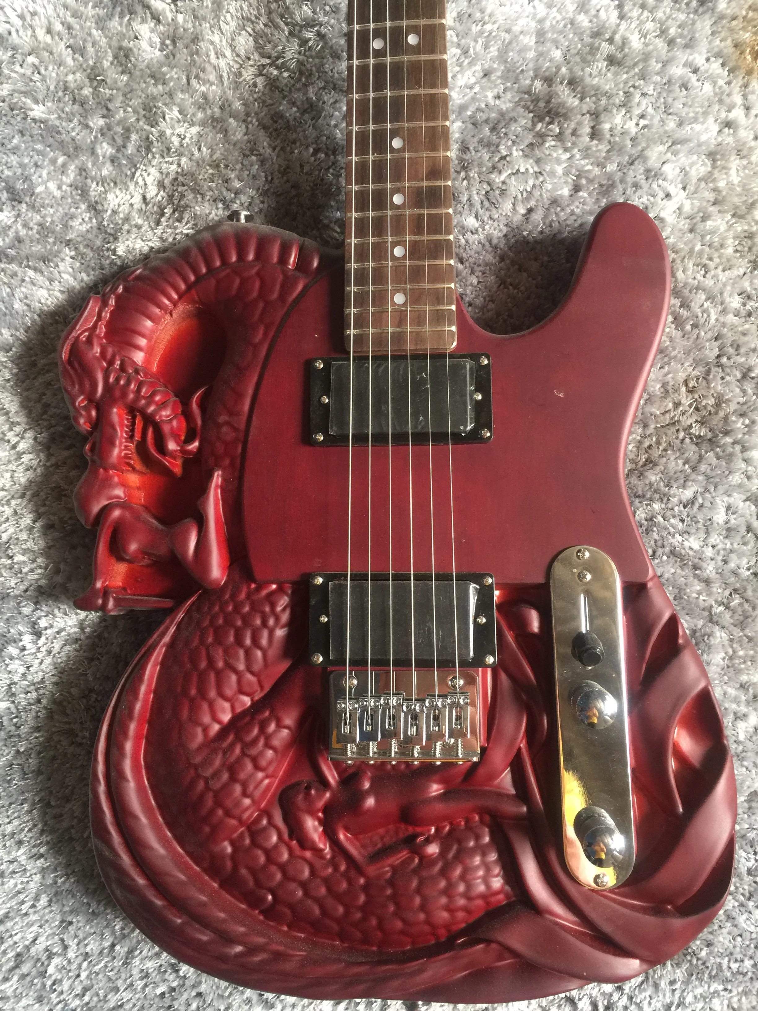 

Electric guitar/red Dragon carving dazzling cool high quality guitar/anmiyue can customize Chinese electric guitar