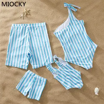 

Leaf Swimsuit Family Matching Mother Daughter Swimwear Mommy and Me Bikini Dress Clothes Father Son Swimming Shorts E0254