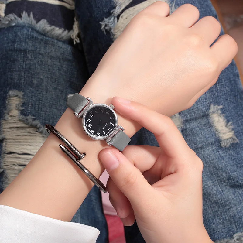 

Female Students Watch Women's Korean-style Simple Small Dial Mini Square Retro Leather Belt College Style Fashion WOMEN'S Watch