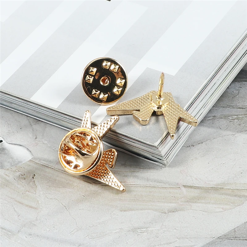 louis vuitton lapel pin