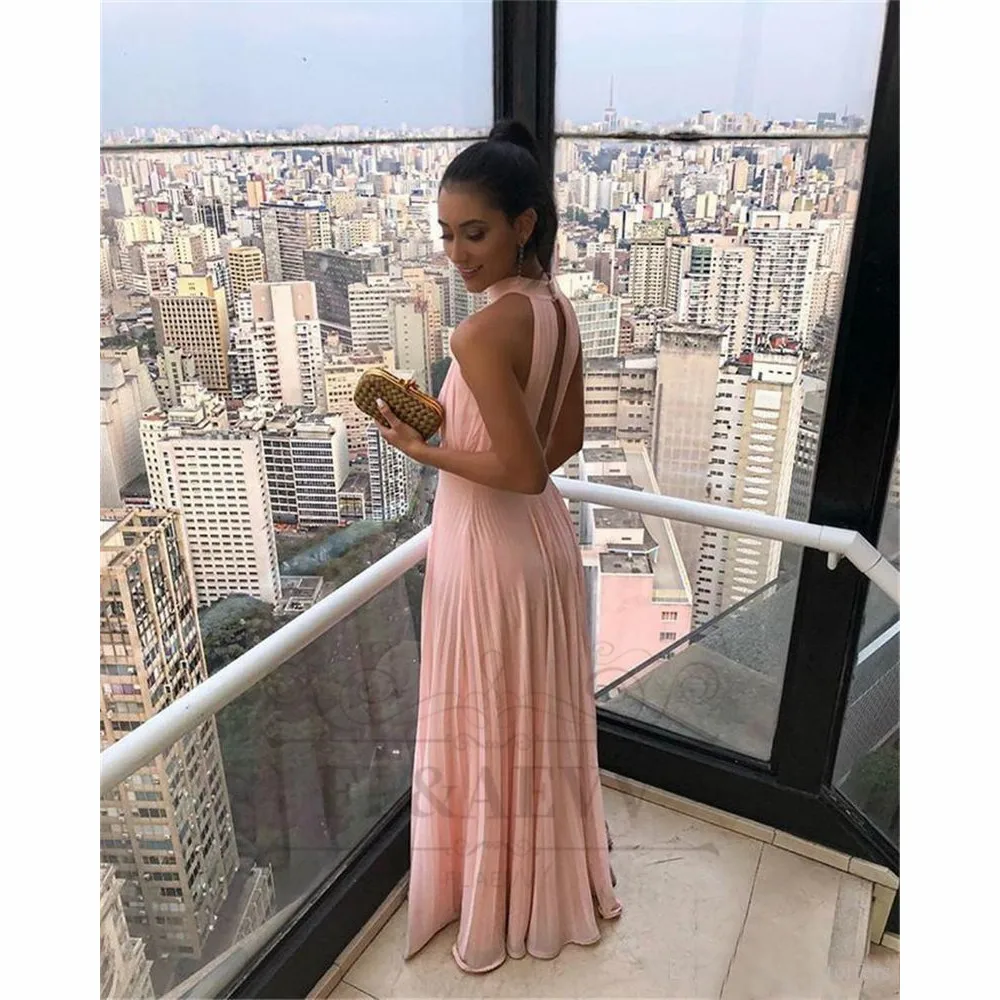 2019 New Summer Beach Boho Chiffon Bridesmaids Dresses A Line Halter Neck Pleats Flowy Chiffon Long Maid of Honor Gowns (2)