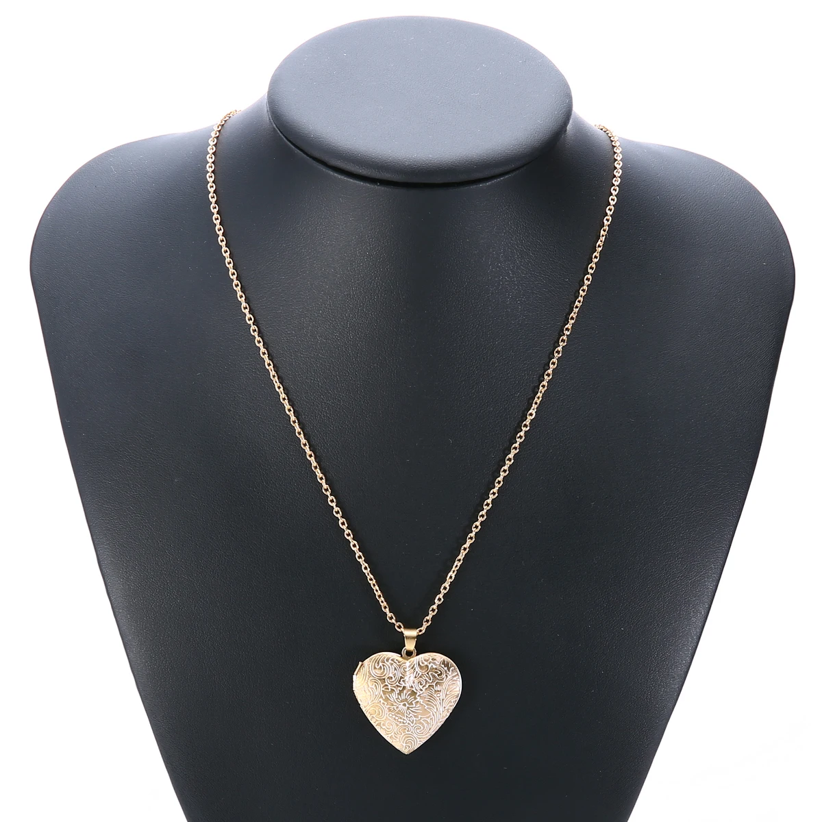 Carved Designs Heart Photo Frame Pendant Necklace Oval Floating Photo Locket Necklace Women Men Fashion Memorial Jewelry