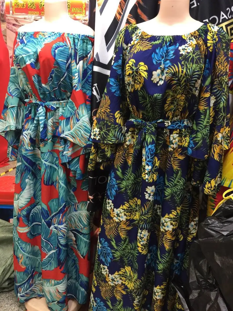 

length : 130cm , width 100 cm Free size printed silk dress 2019 Fashion summer Kaftan women silk dress African clothes