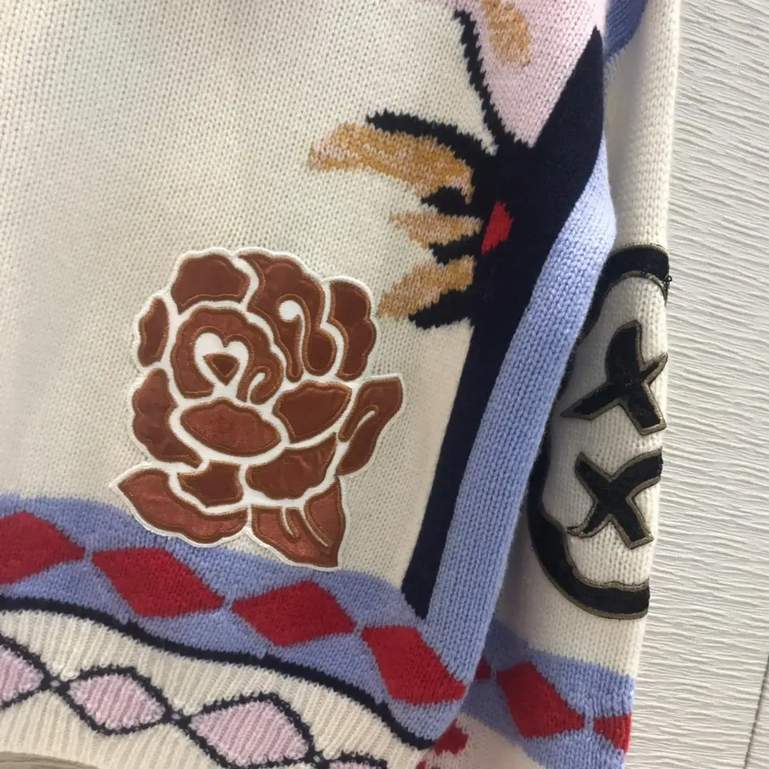 new ladies fashion long-sleeved sexy embroidery intarsia sweater 0902