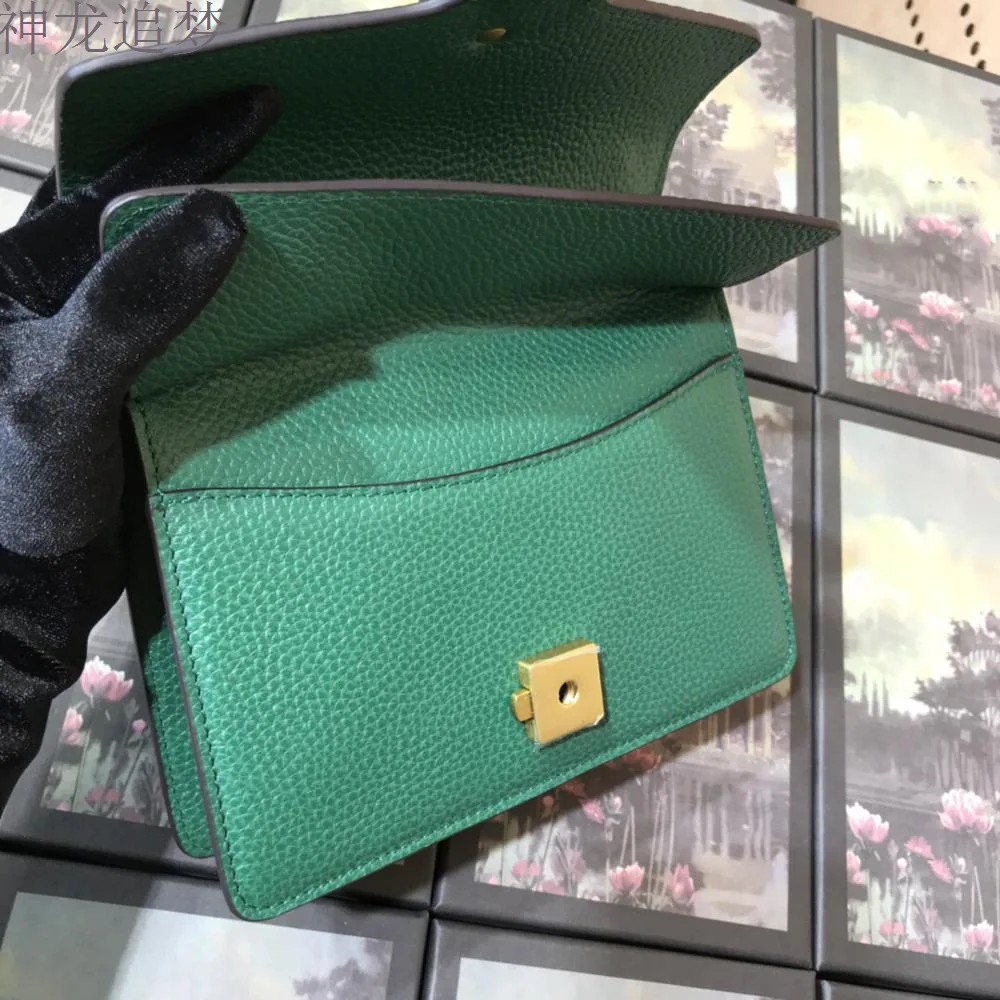 

Famous Brand Designer Women Chain Shoulder Bag Letter Printed Lock Flap Messenger Bag Luxury Large Crossbody Bag Quality Handbag