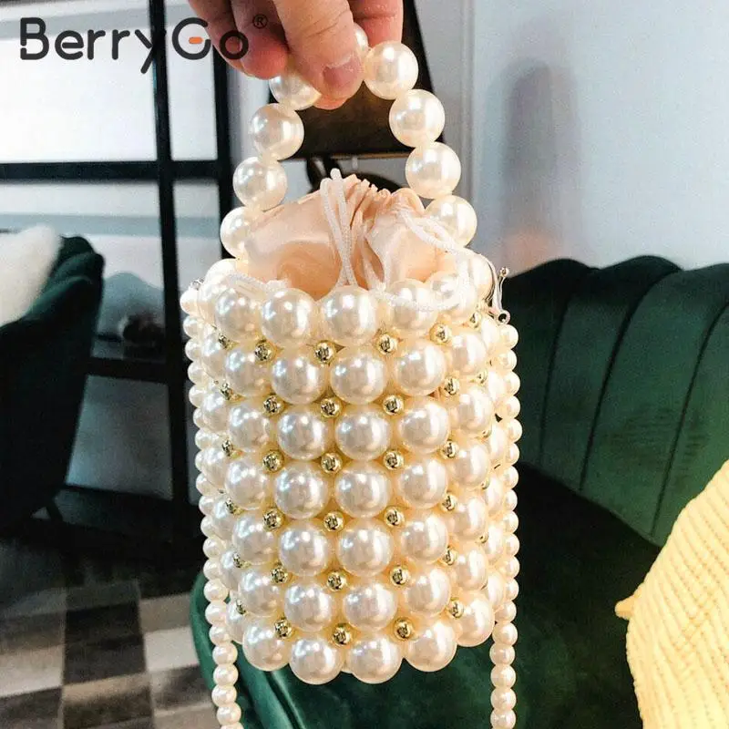 сумка из жемчужных бусин. вечерняя сумочка. сумка из жемчуга. сумочка из жемчуга. сумка из жемчуга.