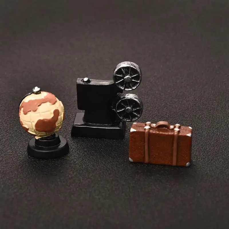 

Creative MINI Retro Suitcase Globe Projector Antique Imitation Nostalgia Wireless Ornament Resin Craft For Bar Home Decor