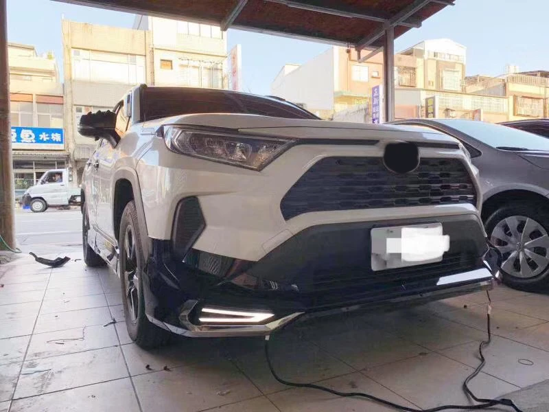 Комплект передних и задних бамперов для Toyota Rav4 2019 2020 Новый rav4 с дневсветильник