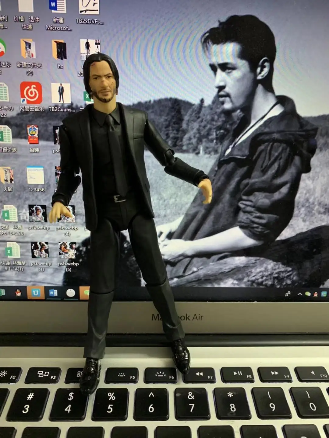 Медиком Mafex 061 MAFEX Джон Вик ПВХ коллекционные подвижные суставы фигурка игрушки
