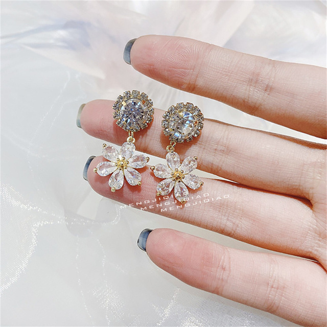 Korea Sweet Cute Flower Crystal Temperament Geometric Shiny Zircon Earrings Statement Earrings for Women Girl Pendientes