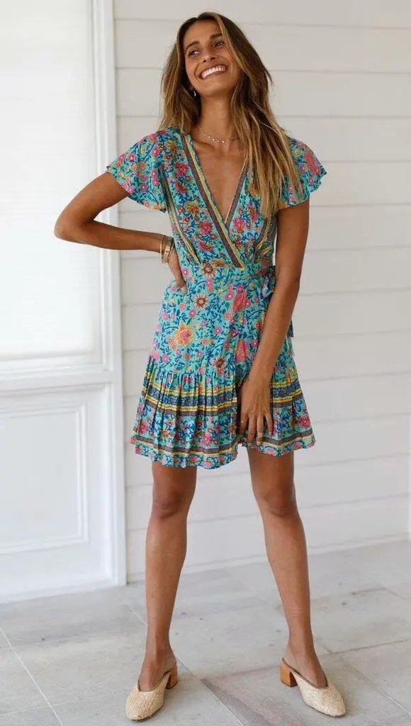 

2019 Spring And Summer New Style Bohemian Beach Vacation Style Short Sleeve Deep V-neck Big Hemline Pleated Floral Printed Dress