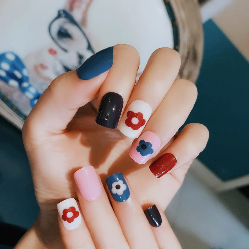 24 pcs Fashion Acrylic Fake Nails DIY Tips Flower Pattern Decorated for Fashion Nail Art Accessories fake nails with glue TSLM1