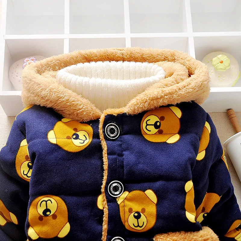 Новинка года; модная зимняя одежда для новорожденных; Милая бархатная хлопковая куртка с капюшоном; одежда для малышей; пальто для девочек