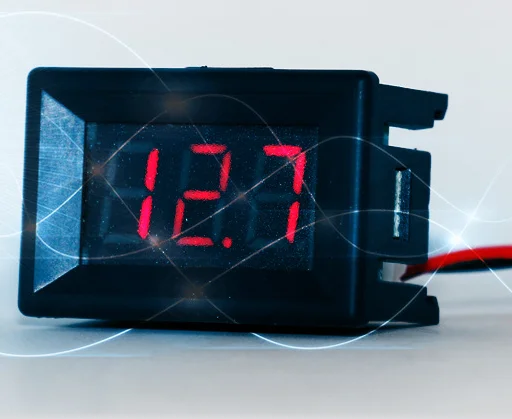 1 шт. Мини цифровой вольтметр постоянного тока 2,4 В до 30V 2-проводной Мини светодиодный Дисплей Напряжение измерительный прибор для тестирования автомобиля Мотоциклетные батареи автомобиля
