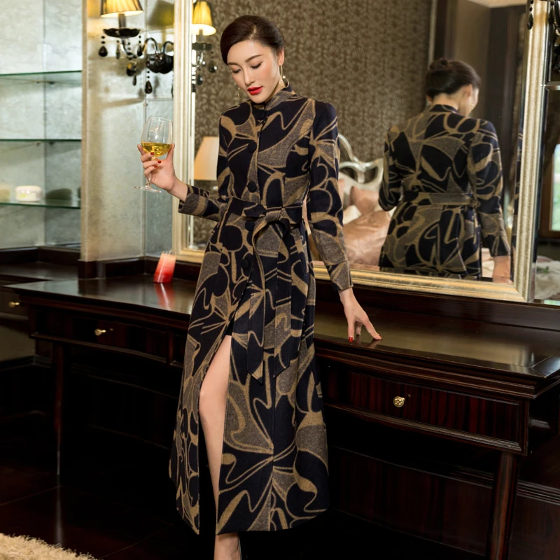 

2019 winter new woolen coat retro stand collar printing slim slimming temperament long cashmere coat female Elegant women's