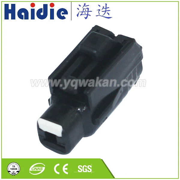 

Free shipping 5sets 1pin Toyota Reitz Highlander Overbearing Corolla Plug 6189-0413 90980-11400
