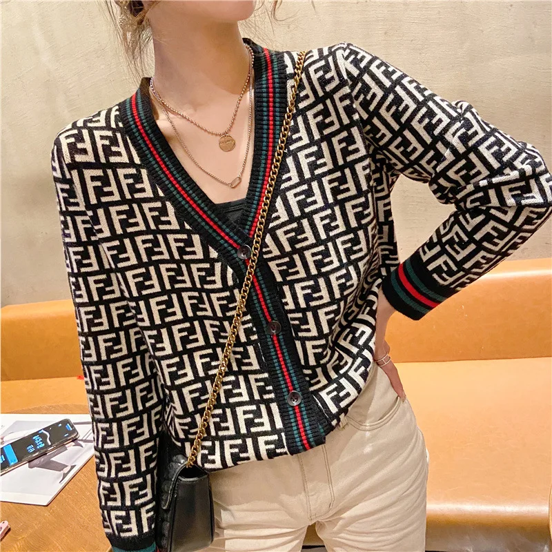 Women Long Sleeve Thin V Neck Knitted Cardigan Sweater With Contrast Color Stripe and Crown Pattern