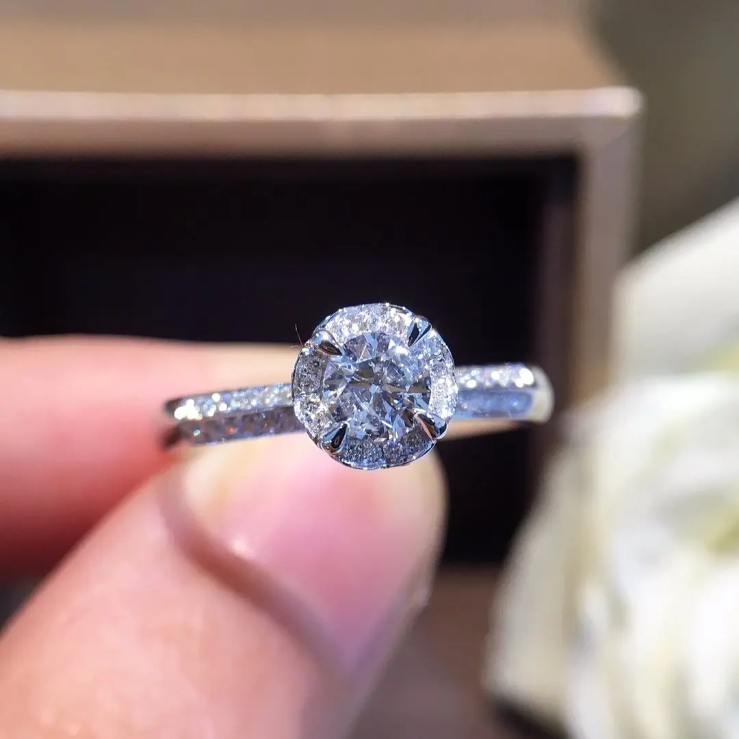 Рисунок 4 - Кольцо из чистого золота с натуральным бриллиантом