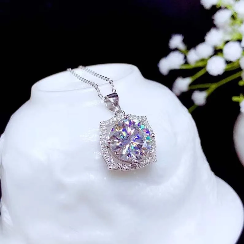  5 ct moissanite Ʈ  Ͱ   Ƽ     