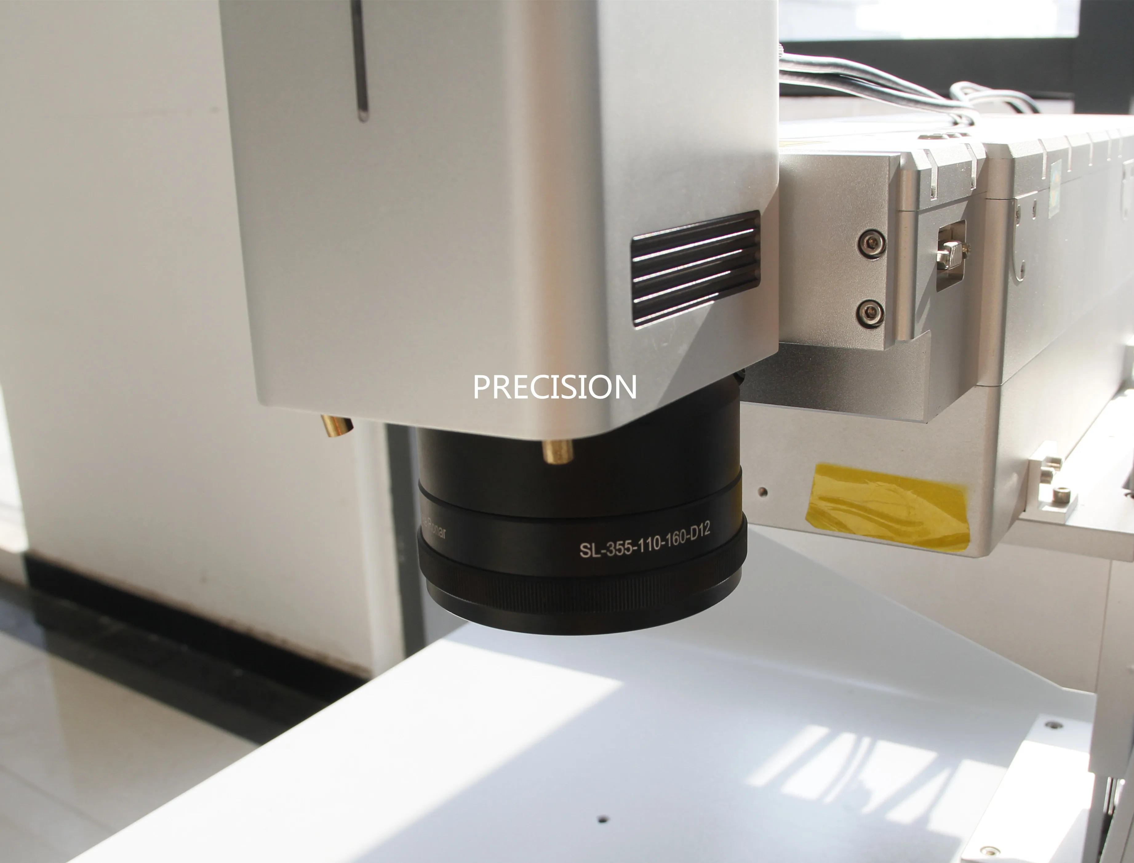 Высокая точность крутой свет УФ лазерная маркировка/машина для лазерной гравировки для 3C цифровой продукт