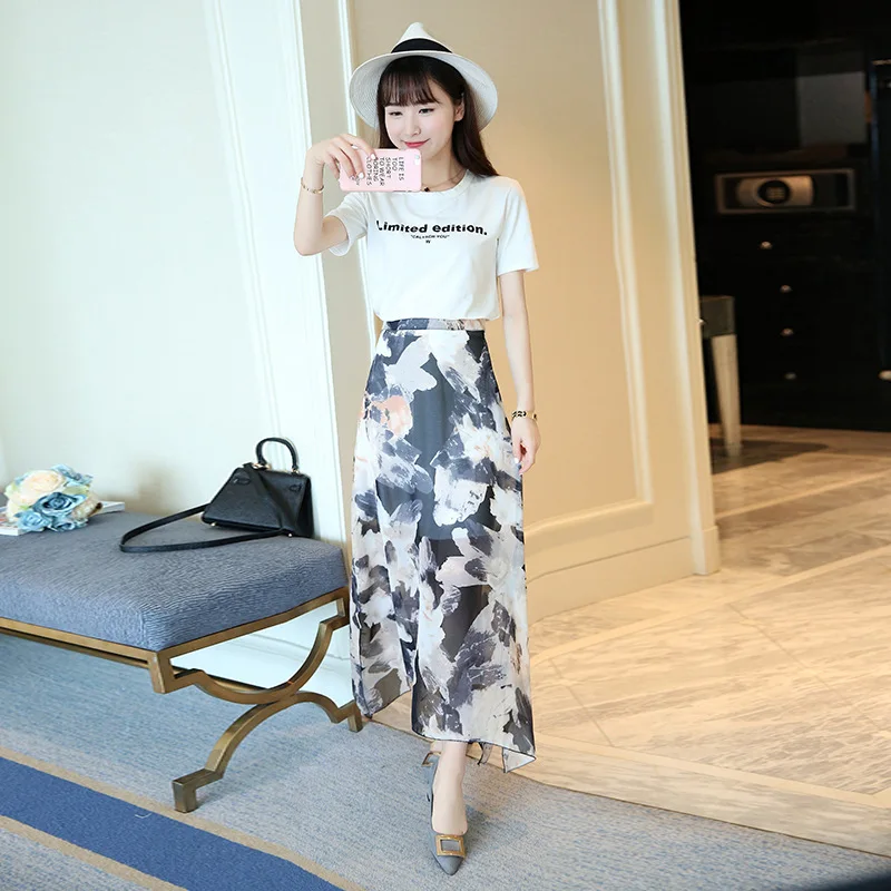 

Korean-style Retro Side Slit Ink Flower Chiffon Maxi Dress