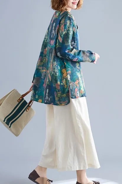 Plus-size women's fall collection features a mura-printed long-sleeved T-shirt with a loose top and pullover
