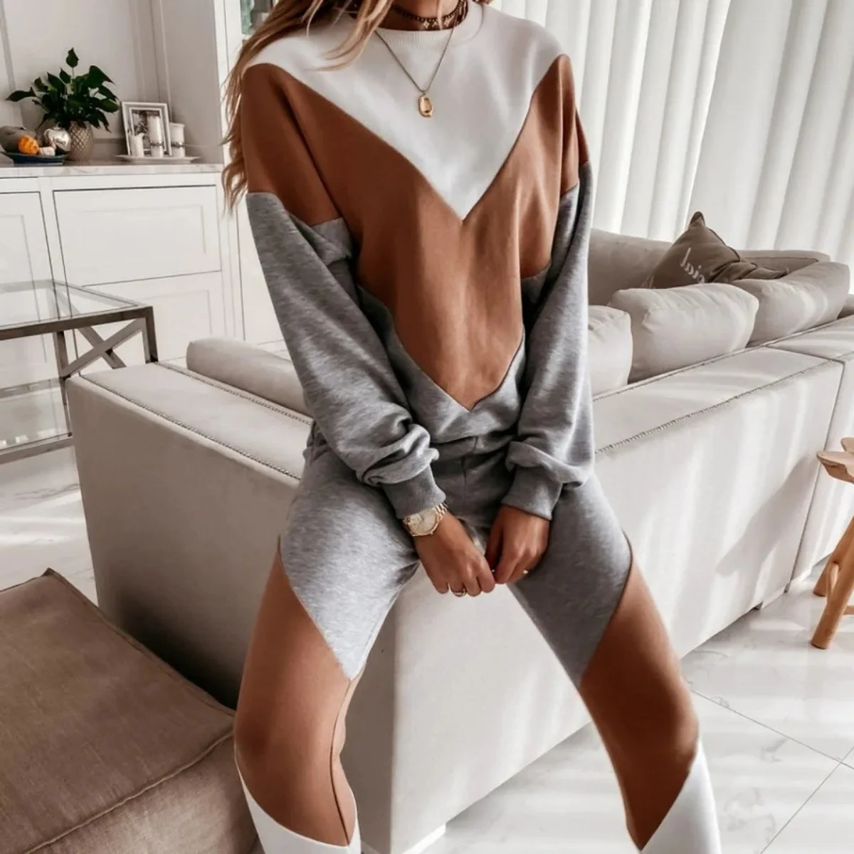 Casual Women Stripe Fleece Two Piece Set 2022 Patchwork Loose Suit Pullover O-neck Sweatshirt And Elastic Waist Pants Tracksuit pant suits for older ladies