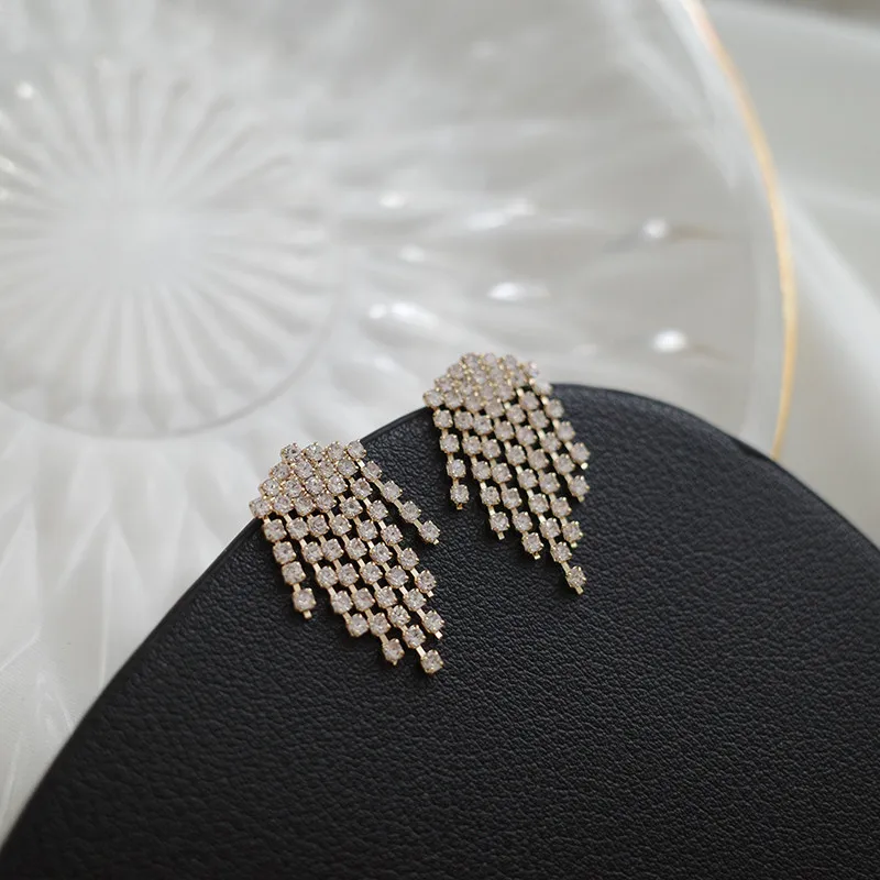Женские Висячие серьги Boucle D'oreille модные корейские асимметричные с кристаллами