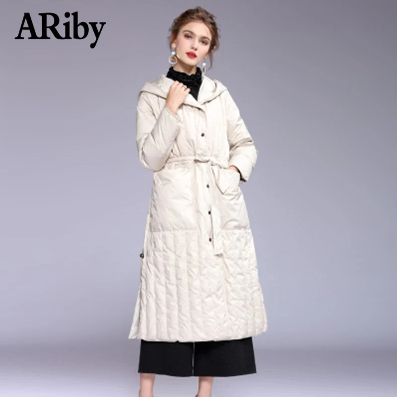 ARiby, Элегантный женский пуховик,,, 90%, белый, утиный пух, с капюшоном, дизайн, Повседневный, галстук, темная пряжка, толстый, теплый, с разрезом, пуховик