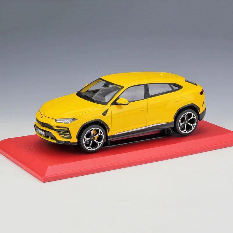 Bburago литая модель автомобиля 1:18 SUV Urus внедорожный металлический сплав Высокая имитационная машина с базой Игрушки для мальчиков подарки для мальчиков