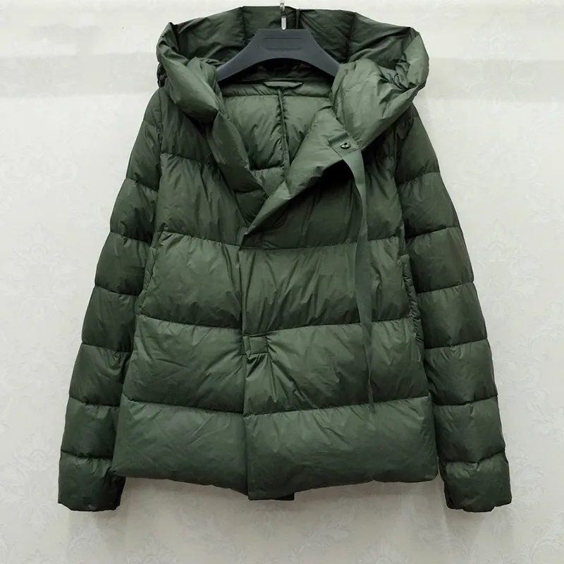 

2020 Winter 90% Ultra Light White Duck Down Jacket Women Short Down Coat Parkas Hooded Parkas Warm Female Snow Outwear Clothes