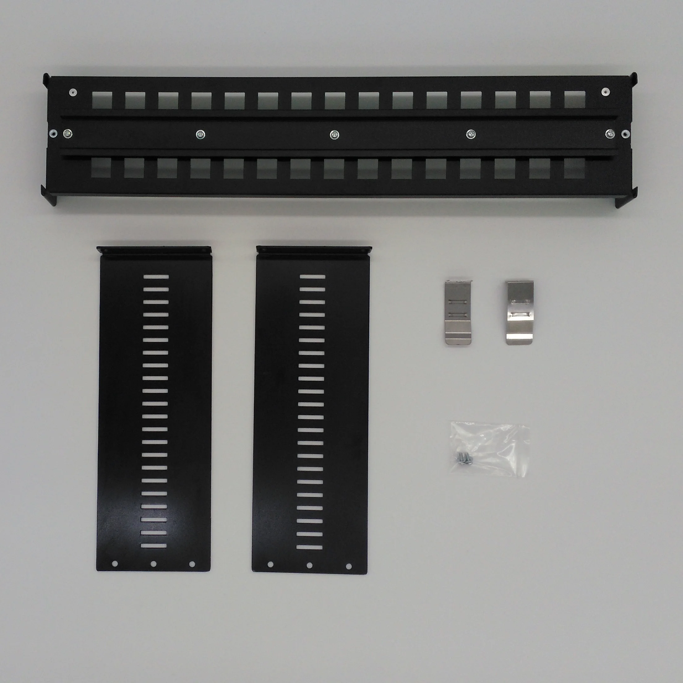 Kit de rail DIN en rack de 48,3 cm haute résistance en alliage d'aluminium réglable pour convertisseurs de médias industriels, commutateurs Ethernet et autres produits rail DIN (Noir