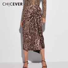 CHICEVER Асимметричная леопардовая Женская юбка с высокой талией, с разрезом по бокам, с рюшами, нерегулярные миди юбки, женская одежда, модная новинка